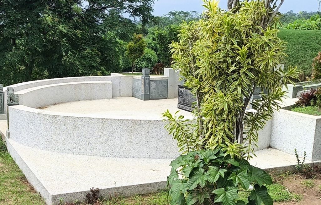 Daster Pink Sidoarjo Hingga Mesum di Kuburan Cina