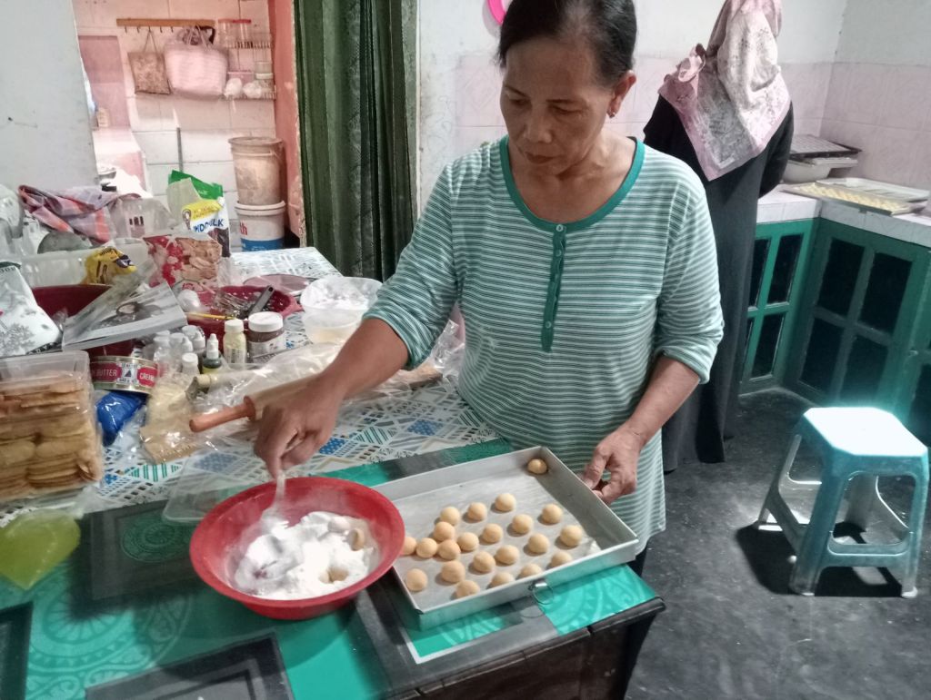 Kue Kering Produksi Rumahan Warga Jombang Rambah Beberapa Kota di Jatim