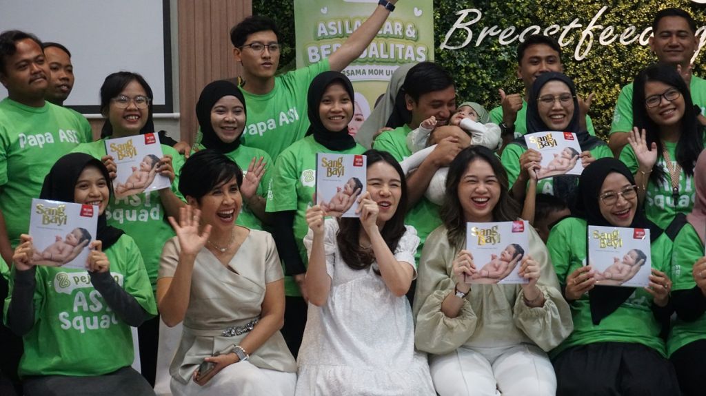 Melihat dari Dekat Peluncuran Buku Sang Bayi Karya Dokter Tiwi di Surabaya
