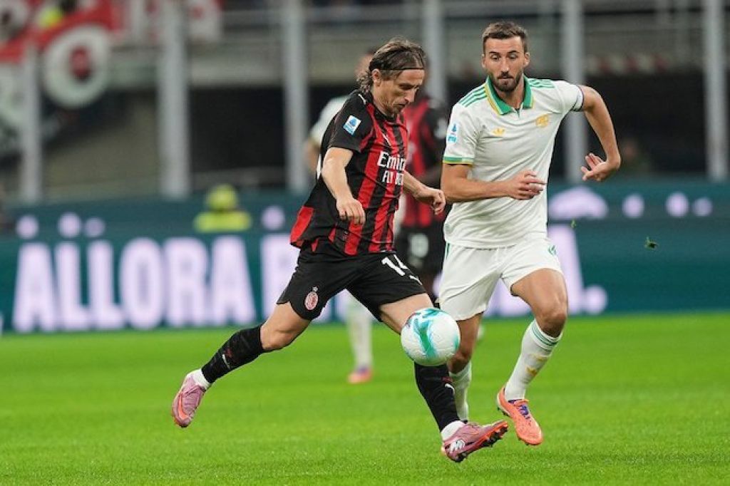 Pahlawan Baru di San Siro! Gol Pavlovic dan Aksi Maignan Antar AC Milan Tumbangkan AS Roma