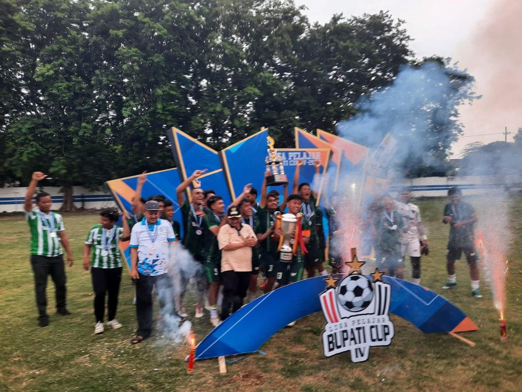 Kali Ketiga SMAN 1 Situbondo Juara Sepak Bola Liga Pelajar Piala Bupati 2023