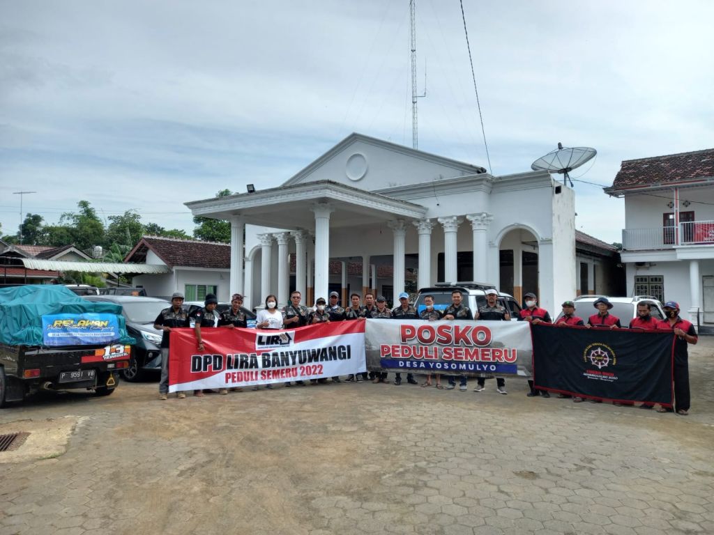 LIRA Banyuwangi, Brigade Desa, Cokro Nogo, Salurkan Bantuan Bagi Korban Erupsi Semeru
