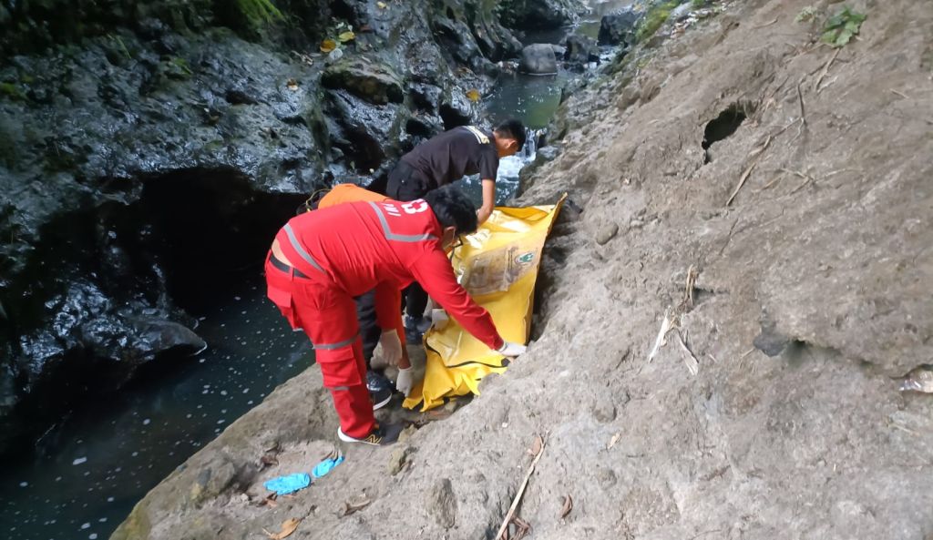 Pria Asal Jember Bunuh Diri Loncat dari Jembatan di Bali