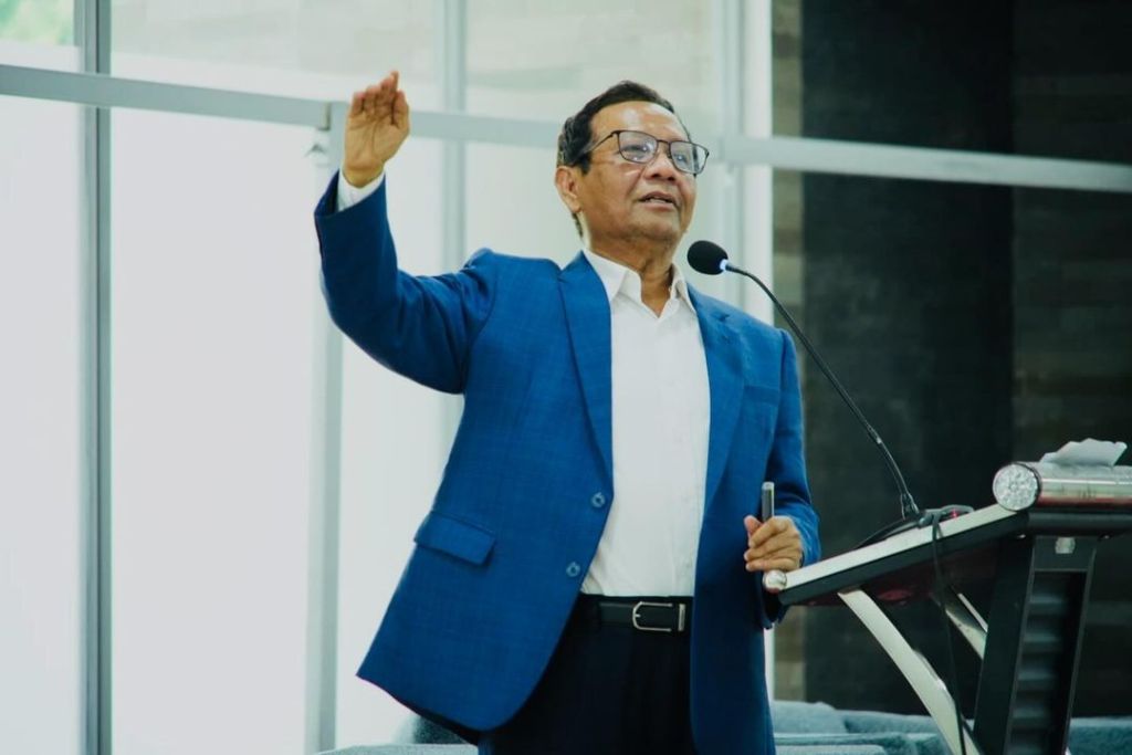 Pesan Mahfud MD: Putusan MK Setingkat UU