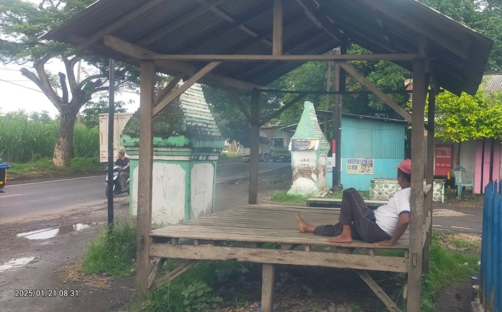 Mak-mak di Situbondo Dibegal: Dipukul Kayu, Motor Dirampas