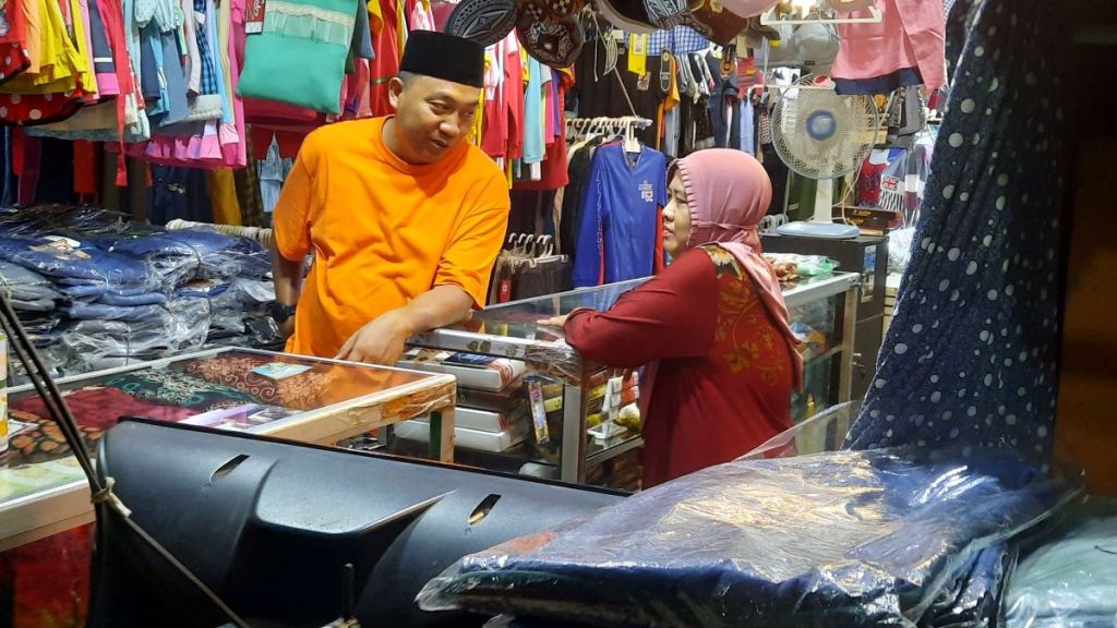 Blusukan ke Mimbaan Baru Situbondo, Mas Rio Mempunyai Wacana Pasar 24 Jam