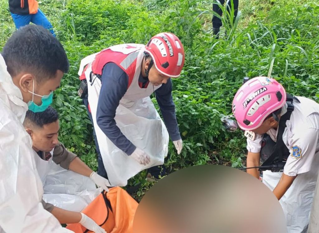 Mayat Berkopyah Ditemukan Tinggal Rangka di Pintu Masuk Kota Surabaya