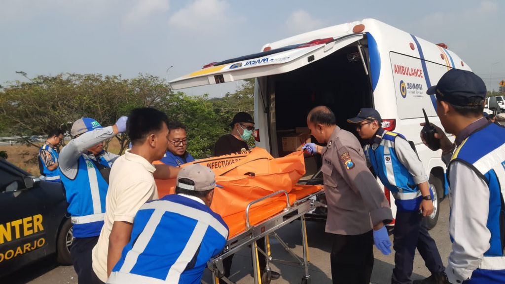 Mayat Pria Berlumuran Darah di Tol Sumo Ada Bekas Luka Akibat Benda Tumpul