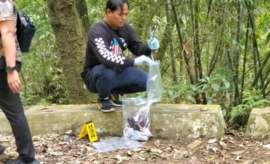 Ciri-ciri Wanita Cantik yang Mayatnya Ditemukan di Hutan Pacet Mojokerto