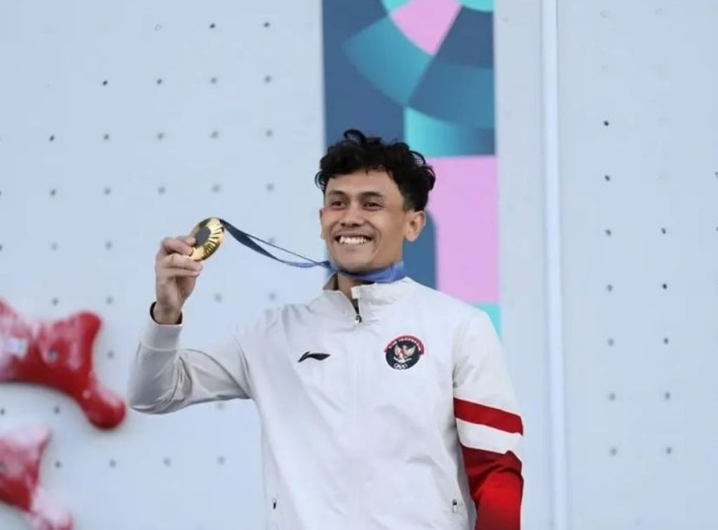 Respons Jokowi Usai Panjat Tebing Indonesia Raih Medali Emas di Olimpiade Paris 2024