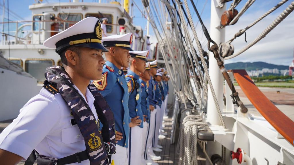 KRI Bima Suci Tinggalkan Korea Selatan Lanjutkan Pelayaran Menuju Russia