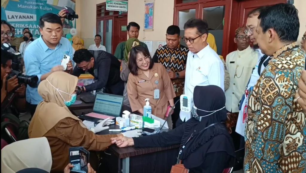Cek Kesehatan Gratis se Indonesia Dimulai Hari Ini, Menkes Pantau di Surabaya