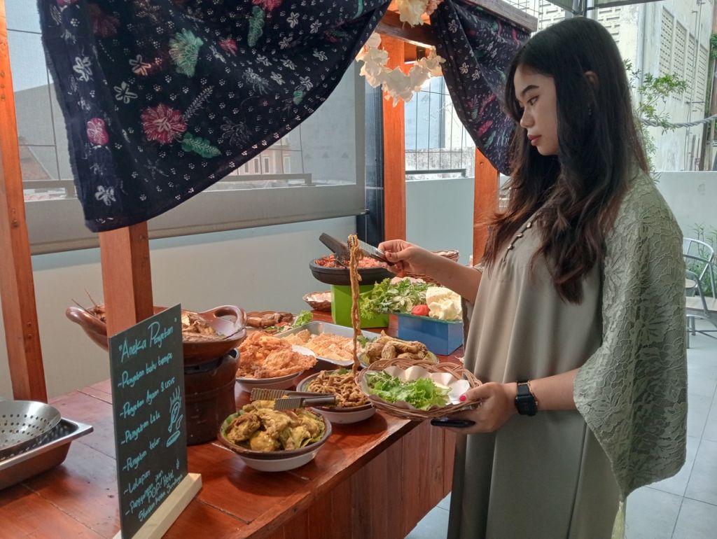 Menu Buka Puasa Otentik Sumatera di Surabaya