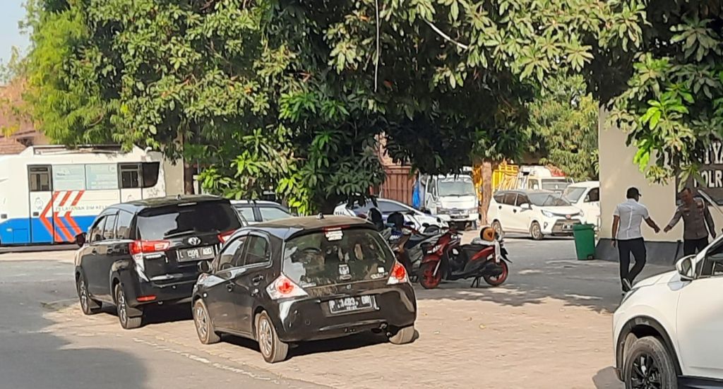 Penyidik KPK Datangi Pemkab Situbondo, Terkait Surat Bupati Karna Suswandi Tersangka?