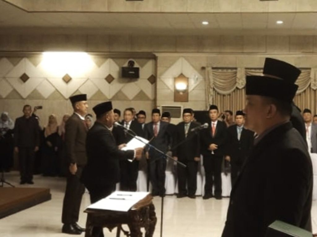 Terjerat Kasus Korupsi, Kadiskoperindag Gresik Dicopot