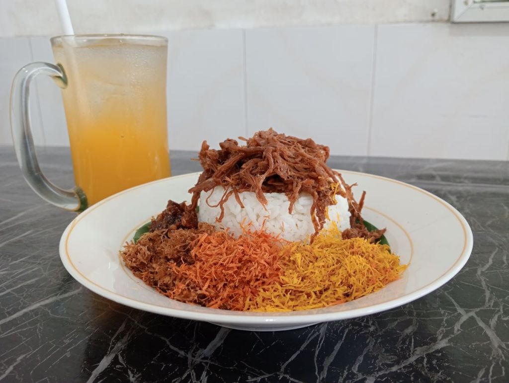 Menikmati Nasi Krawu Khas Gresik Hj Suliha di Surabaya, Ini Lokasinya