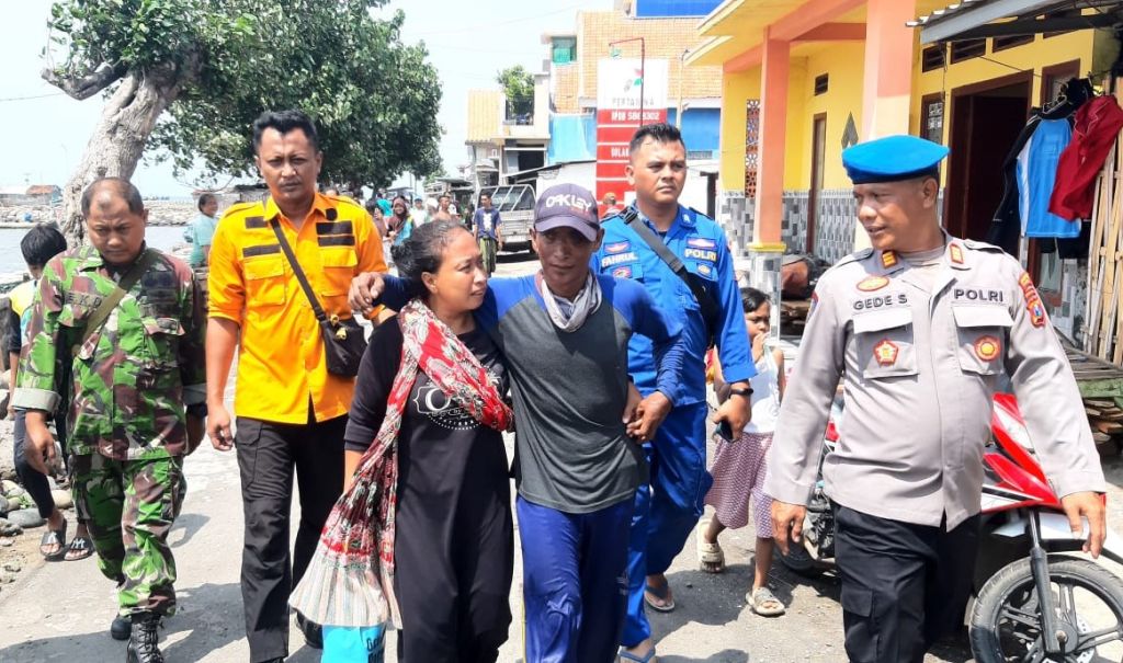 Kisah Nelayan asal Situbondo Terombang-ambing 20 Jam di Laut Probolinggo