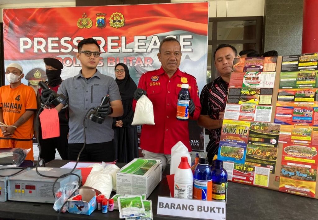 Pabrik Pestisida Oplosan di Blitar Digerebek Polisi