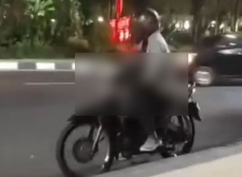 Viral Pria Bermotor Disebut Pamer Alat Kelamin di Surabaya