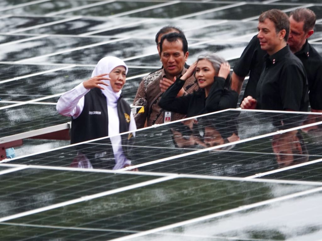 Gubernur Jatim Resmikan 10.550 Panel Surya PT HM Sampoerna