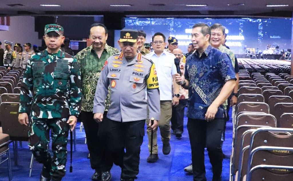 Kapolri dan Panglima TNI Tinjau Persiapan Natal 2024 di Gereja Bethany Surabaya