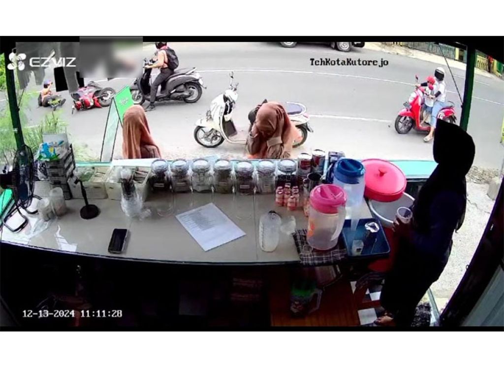 Pelajar SMA Tewas Tertabrak Pikap di Mojokerto Bersenggolan Dua Motor