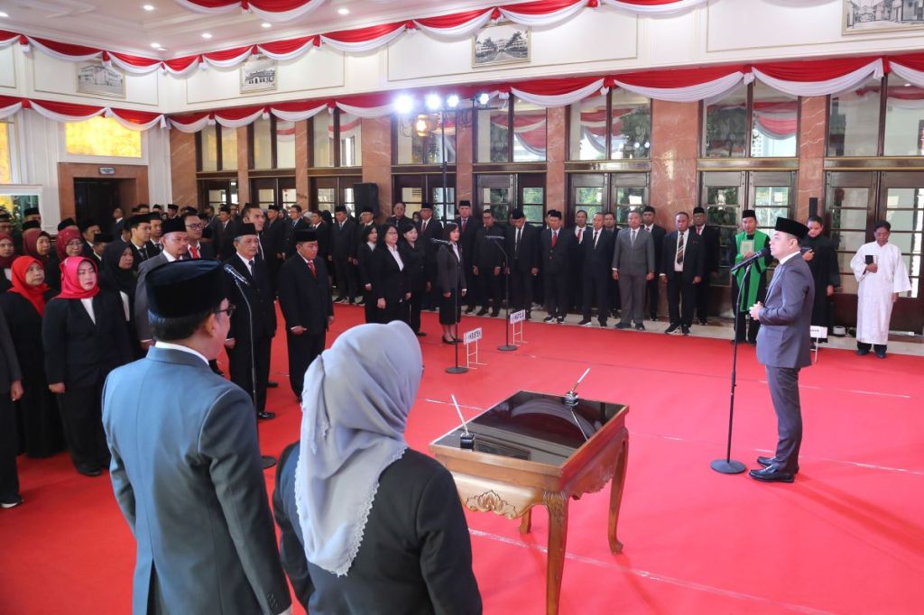 63 Pejabat Pemkot Surabaya Dilantik
