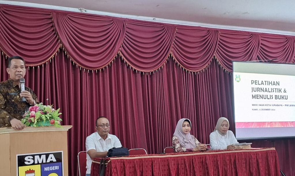 PWI Jatim Beri Pelatihan Jurnalistik Siswa SMAN Se-Surabaya