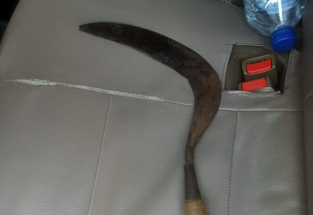 Menepi Usai Dilempar Batu, Pemuda di Jombang Dibacok