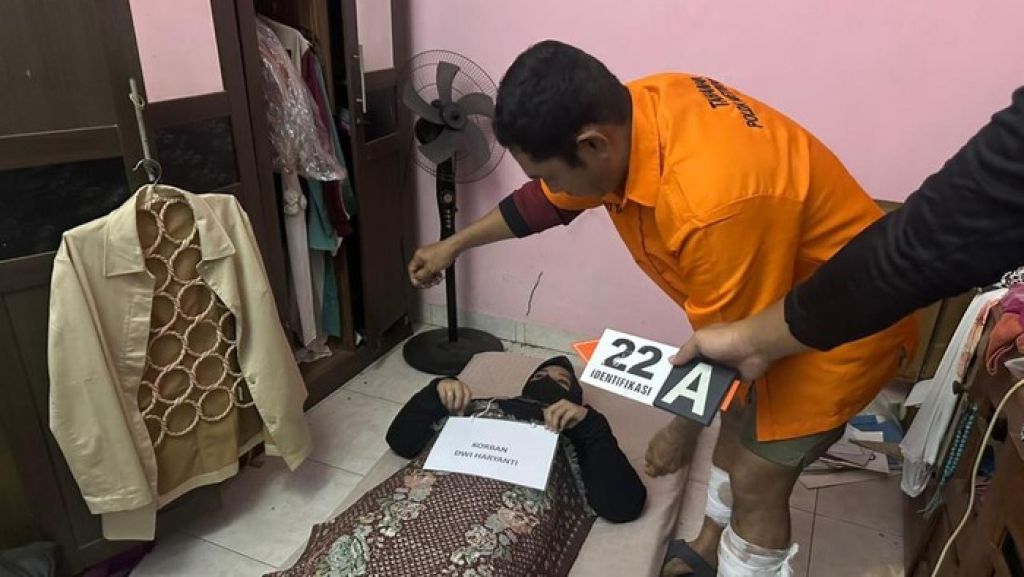 Reka Ulang Ungkap Detik-Detik Suami Bunuh Istri Siri di Depok