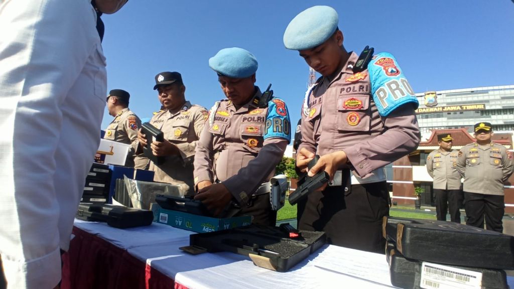 Ketika Senpi Seluruh Anggota Polda Jatim Diperiksa Propam