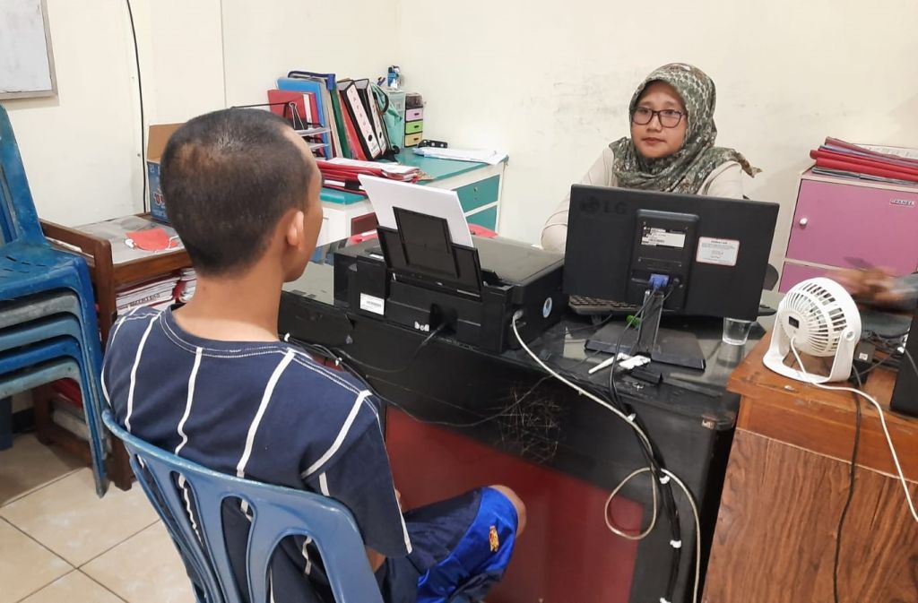 Pemilik Studio Foto di Bondowoso Perkosa Siswi Magang, Dalihnya Bikin Ngelus Dada