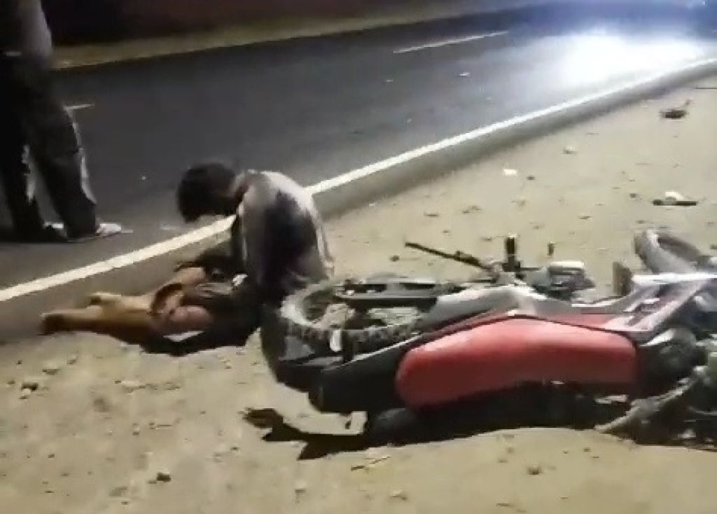 Pemotor Diduga Mabuk Miras Tertabrak Truk di Situbondo, 3 Remaja Terluka