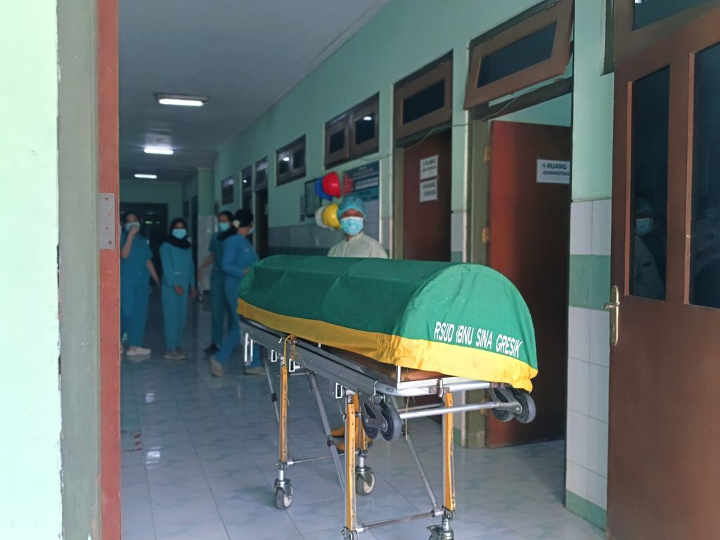 Pemuda Gresik Ditemukan Tewas di Selokan, Diduga Usai Duel dengan Seseorang