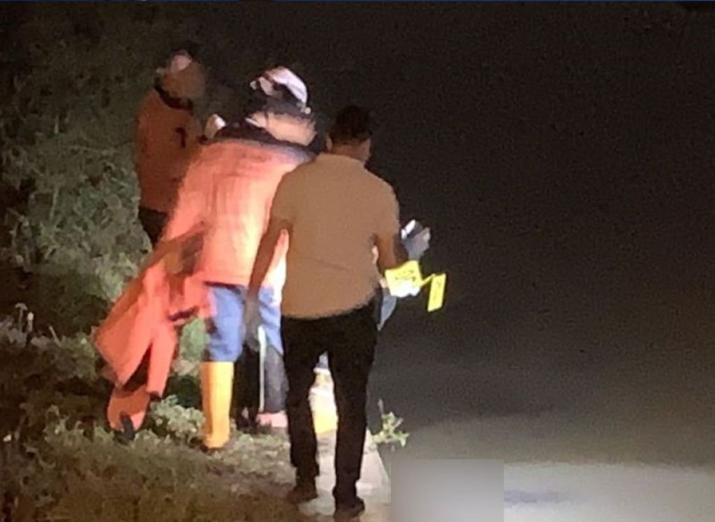 Pemuda di Mojokerto Tewas Tercebur Sungai Usai Motornya Tabrak Pembatas Jalan