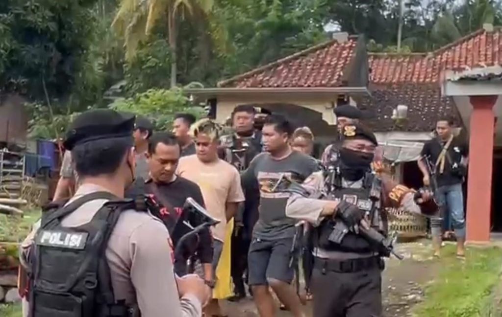Rumah Pasangan Suami Istri Pengedar Narkoba di Jember Digerebek Polisi