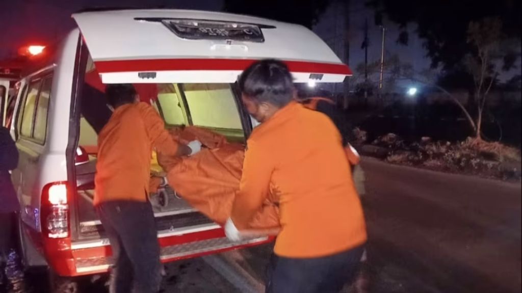 Keamanan Pergudangan Osowilangun Surabaya Temukan Mayat Membusuk di Selokan