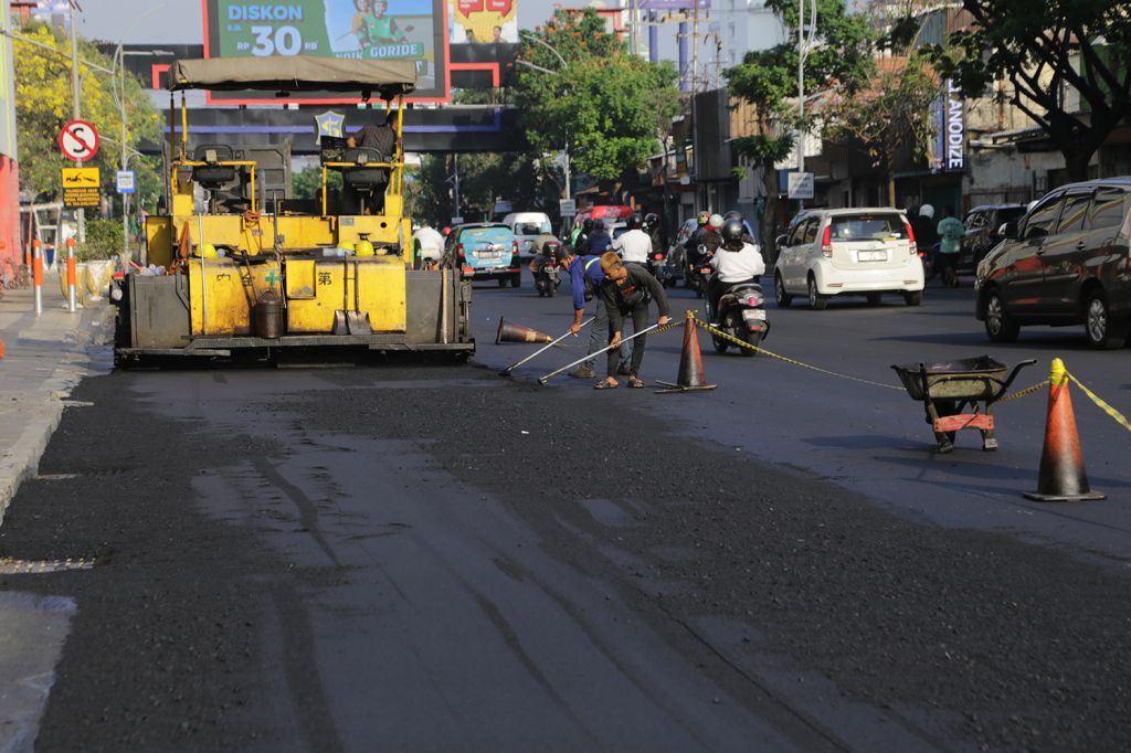 Pengaspalan di Pusat Kota Surabaya Dimulai Juli Hingga Agustus 2024