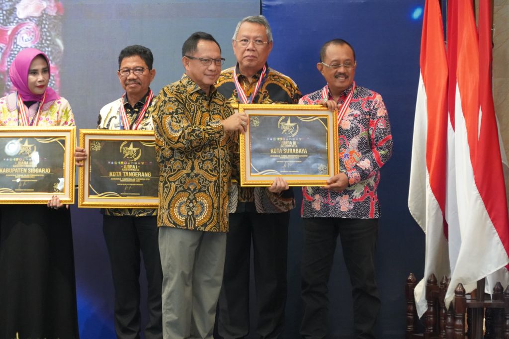Standar Pelayanan Minimal Pemkot Surabaya 3 Besar Nasional