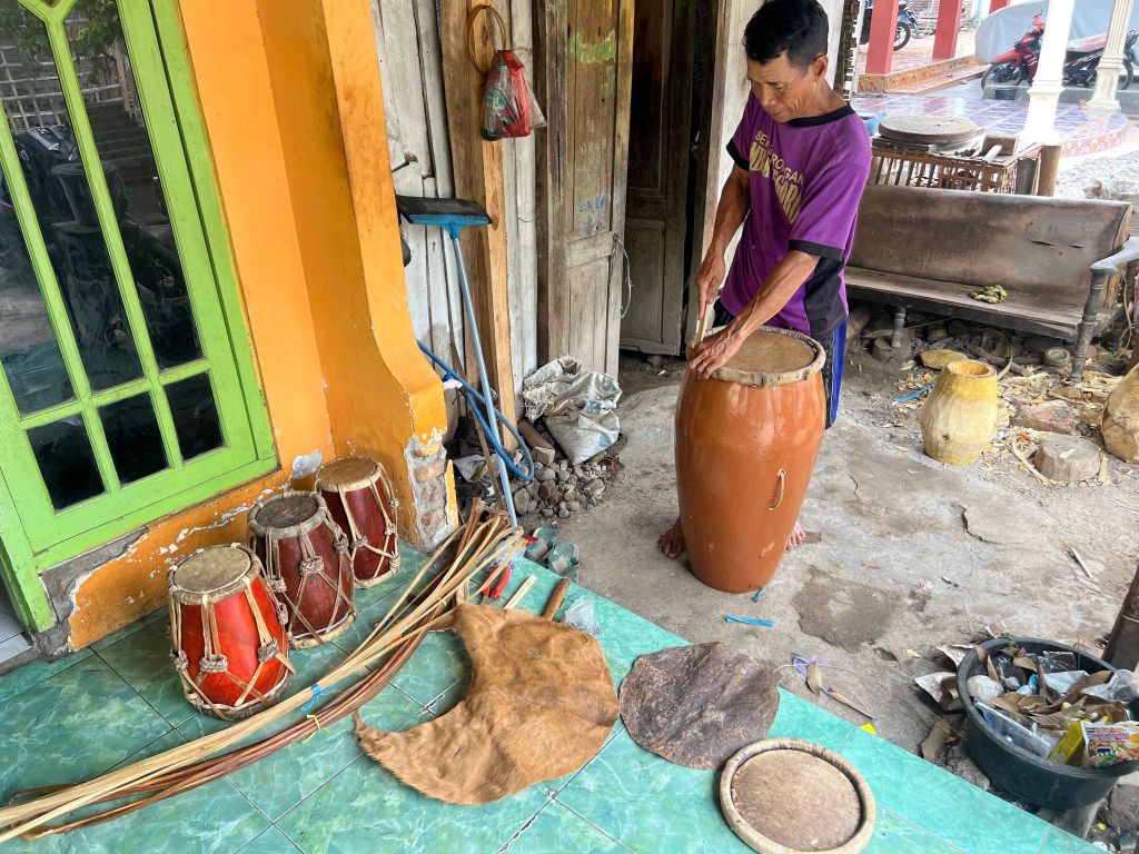 Mitos Pengrajin Kendang di Mojokerto, Tak Boleh Menabuh Jika Ingin Berkarya