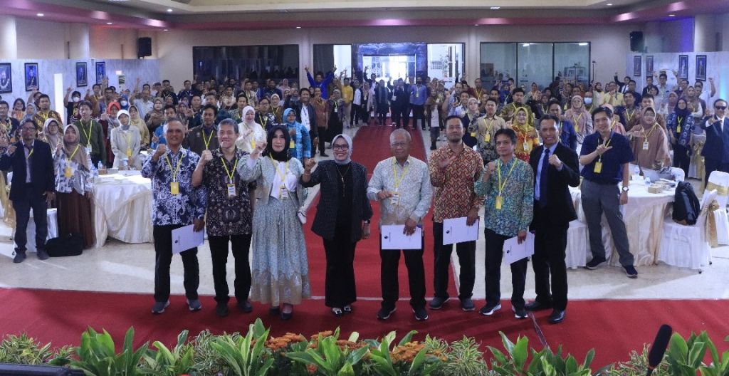 Unitomo Surabaya Tuan Rumah Penguatan Program Studi Infokom Menuju Akreditasi Unggul