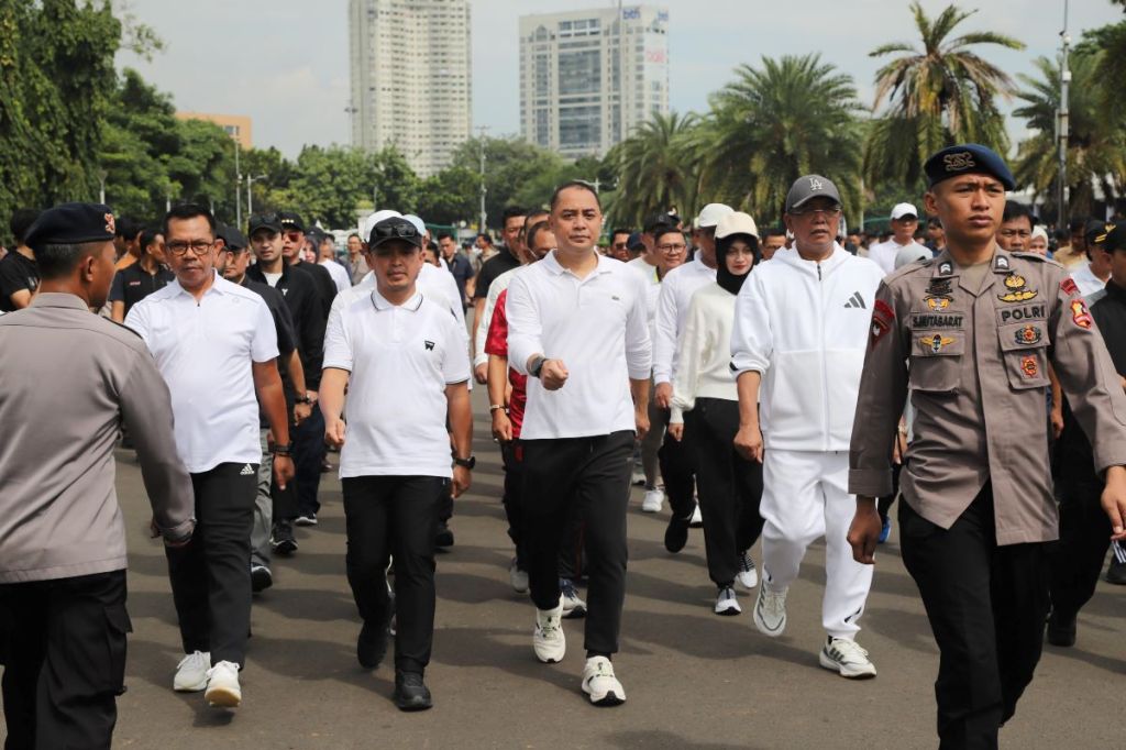 Karangan Bunga Ucapan Eri Cahyadi Wali Kota Surabaya Diganti Santunan Yatim Piatu