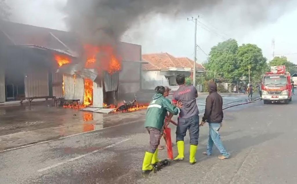 Pom Mini di Situbondo Terbakar, Pasutri Pemilik Usaha Menderita Luka Bakar