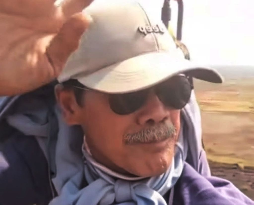 Viral! Petani di Jombang Berangkat ke Kebun Pisang Naik Drone Raksasa, Warganet Takjub Sekaligus Khawatir