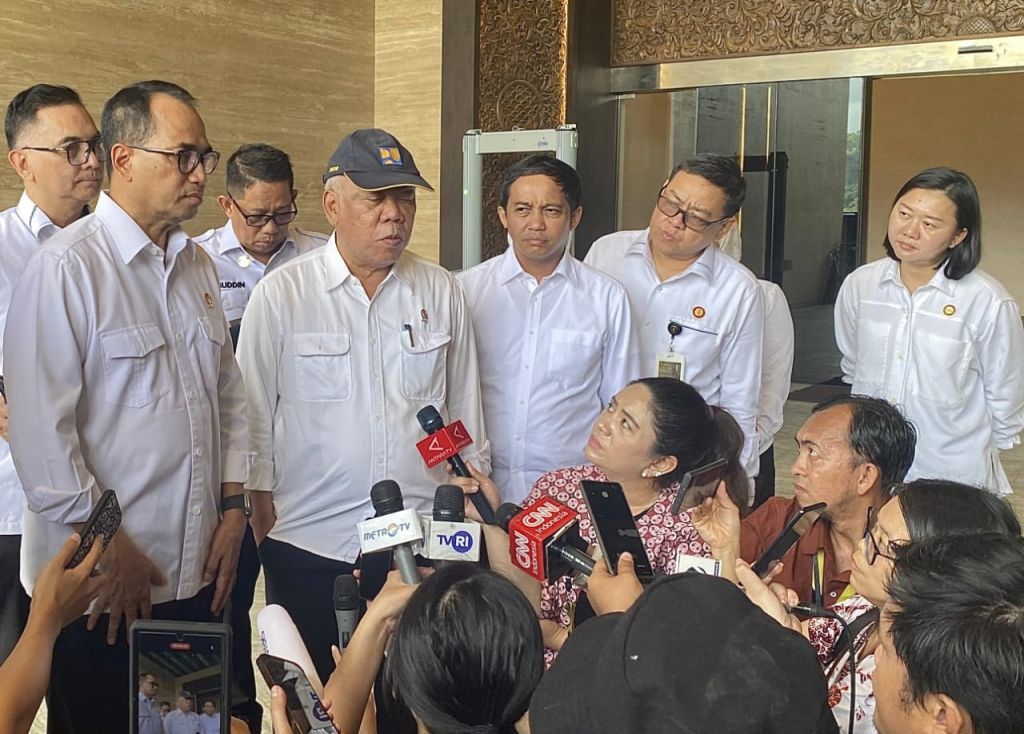 Mengintip Pertemuan Presiden Jokowi dengan Jajaran OIKN dan Menhub di Istana Garuda