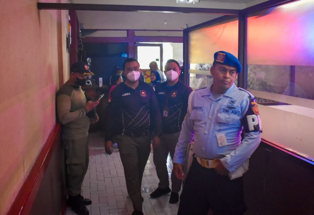 Satpol PP Merazia Dua Panti Pijat di Surabaya Diduga Sediakan Layanan Plus-plus