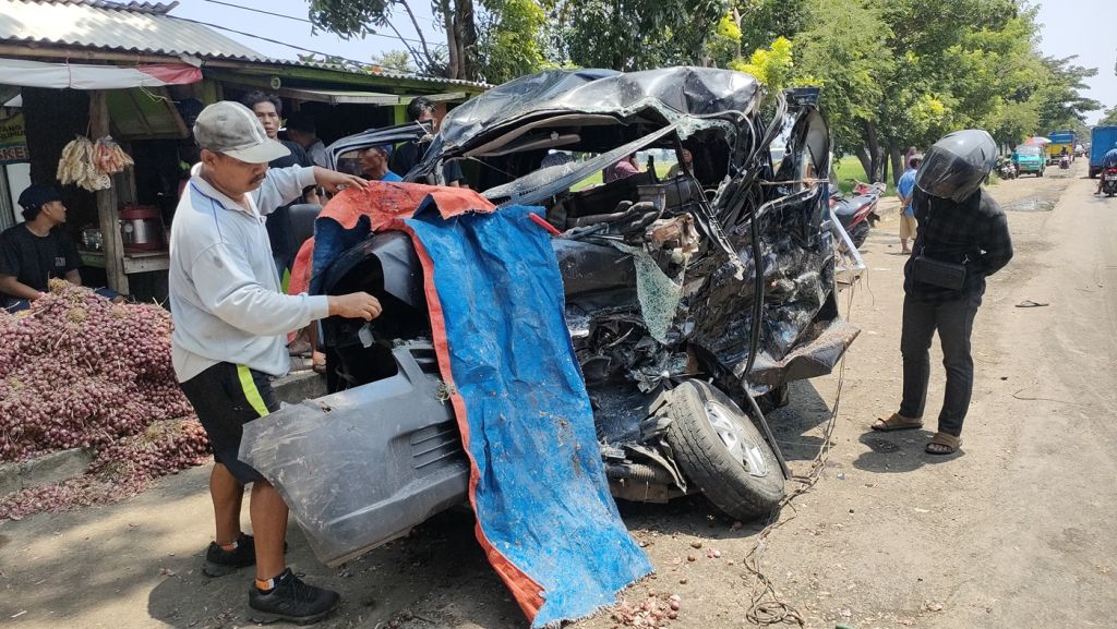 Kronologi Pikap Tabrak Truk di Jalur Pantura Probolinggo Sebabkan 3 Orang Tewas
