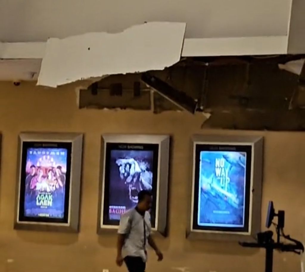 Plafon XXI Pakuwon City Mall Surabaya Ambrol, Air Mengucur Basahi Eskalator