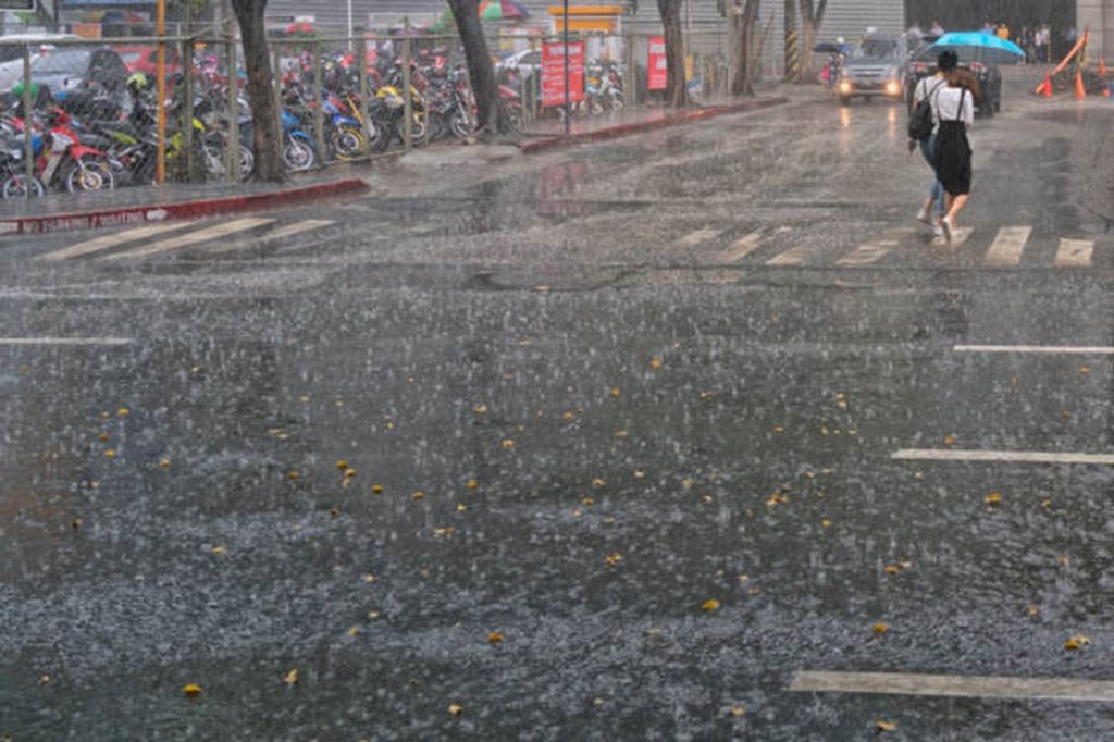 Prakiraan Cuaca 10 Januari 2025, Hujan Lebat Guyur 10 Daerah di Indonesia