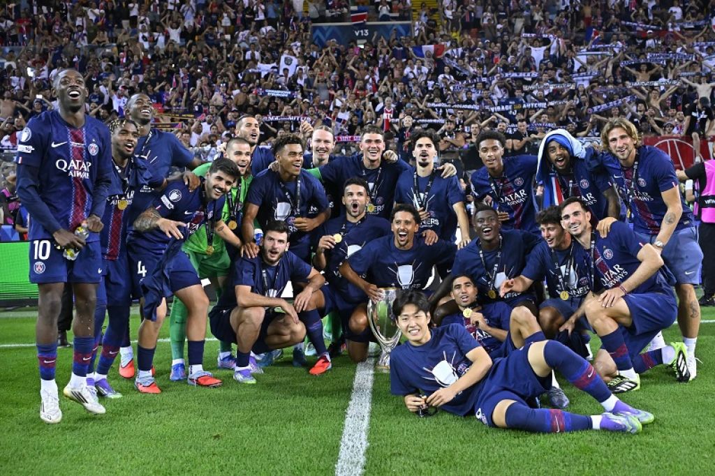 PSG Comeback Dramatis, Taklukkan Tottenham dan Angkat Trofi Piala Super Eropa 2025